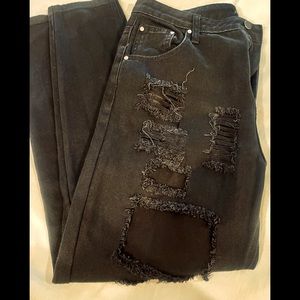 Fashion Nova Ripped Boyfriend Jeans